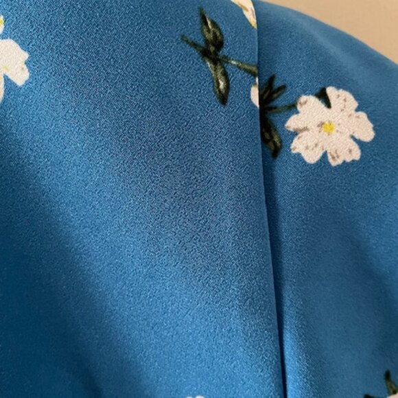 Dalia Bright Blue with White Flowers Cap Sleeve Blouse Size L - Picture 8 of 8